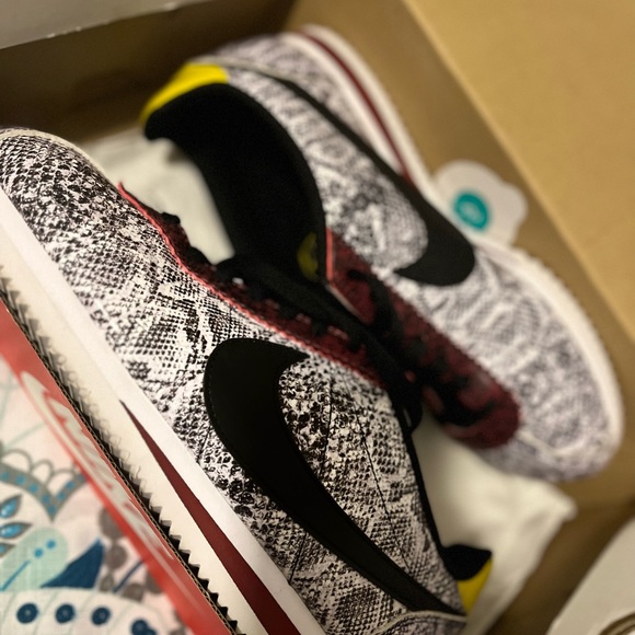 Nike Cortez - Picture 3 of 4